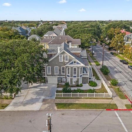 Historic Galveston Family Beach Home With 3 King Beds Exteriör bild