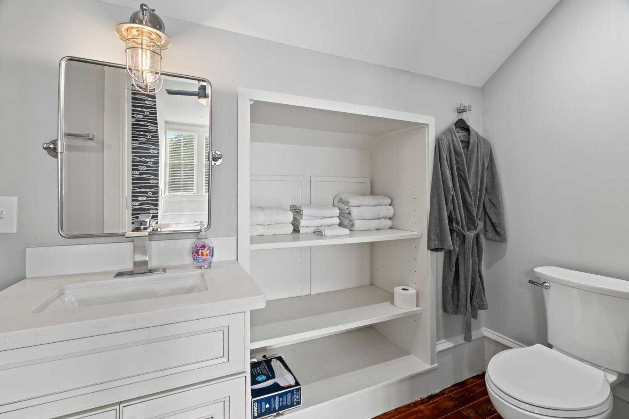 Historic Galveston Family Beach Home With 3 King Beds Exteriör bild