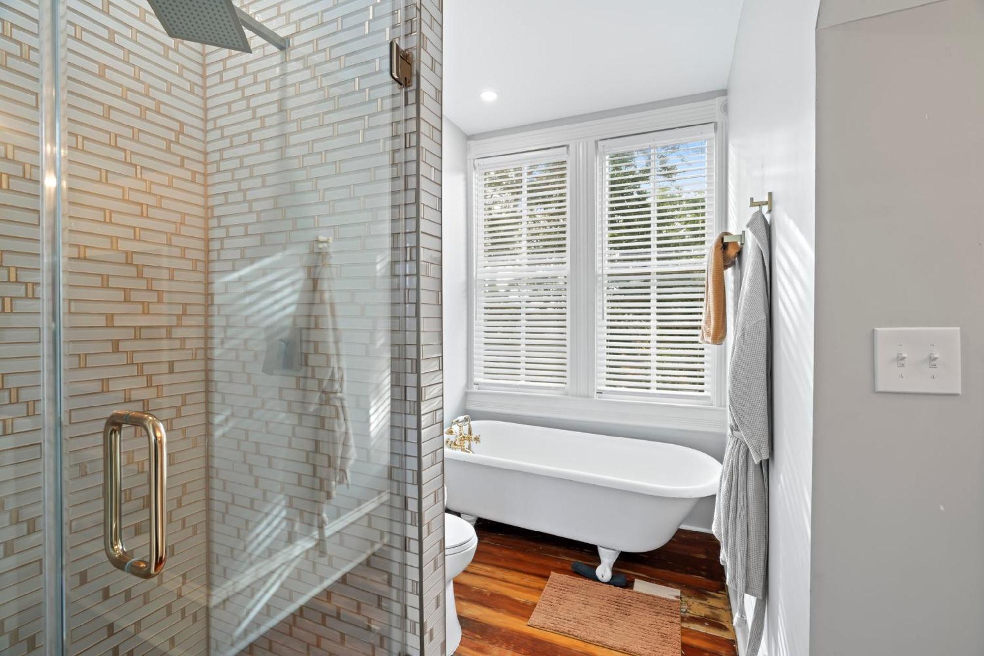 Historic Galveston Family Beach Home With 3 King Beds Exteriör bild