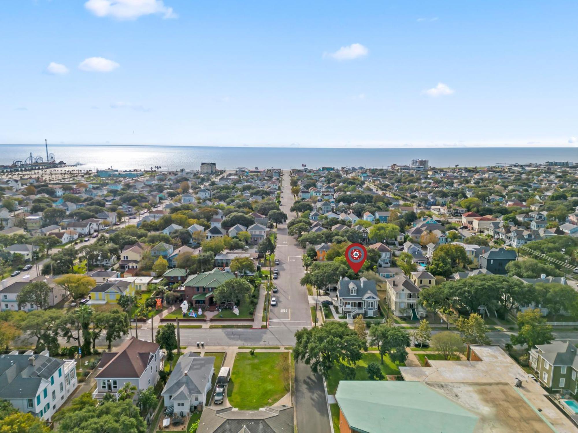 Historic Galveston Family Beach Home With 3 King Beds Exteriör bild